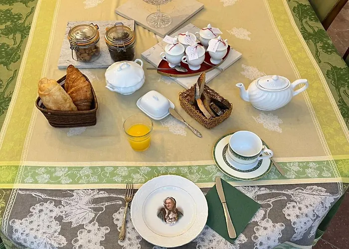 D'hotes Santina Piquecos