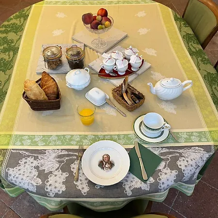 D'hotes Santina Piquecos